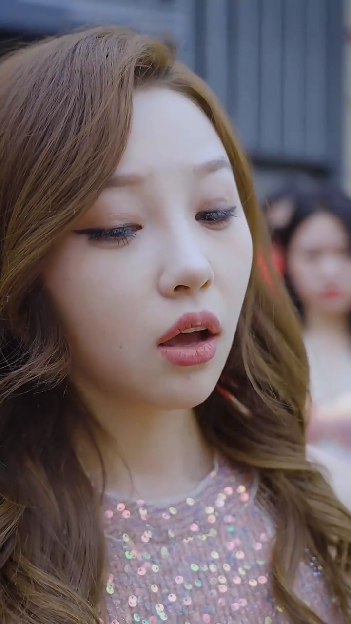 天降异能之贬值成神第01集